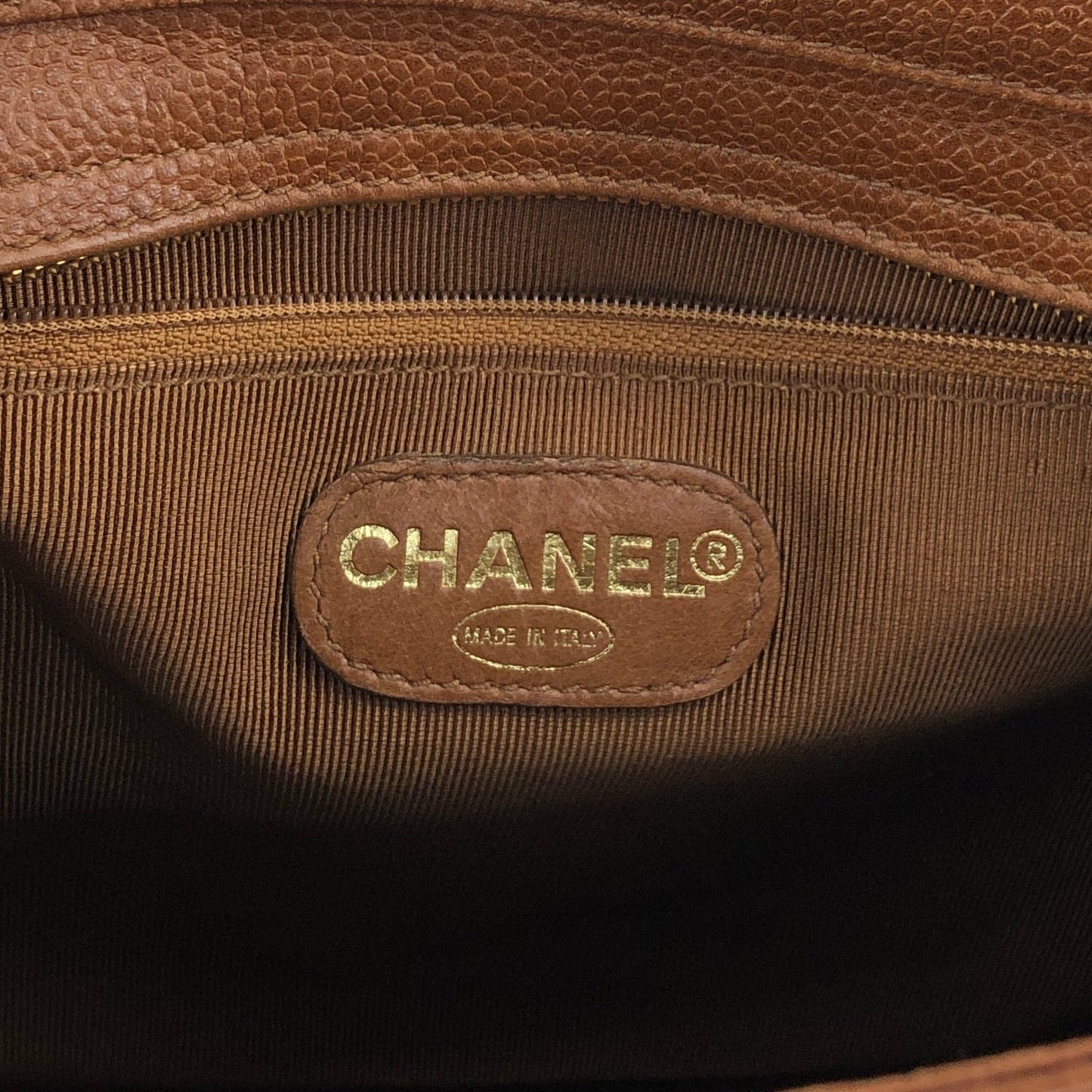 CHANEL Logo Shoulder bag Brown Vintage xufczz