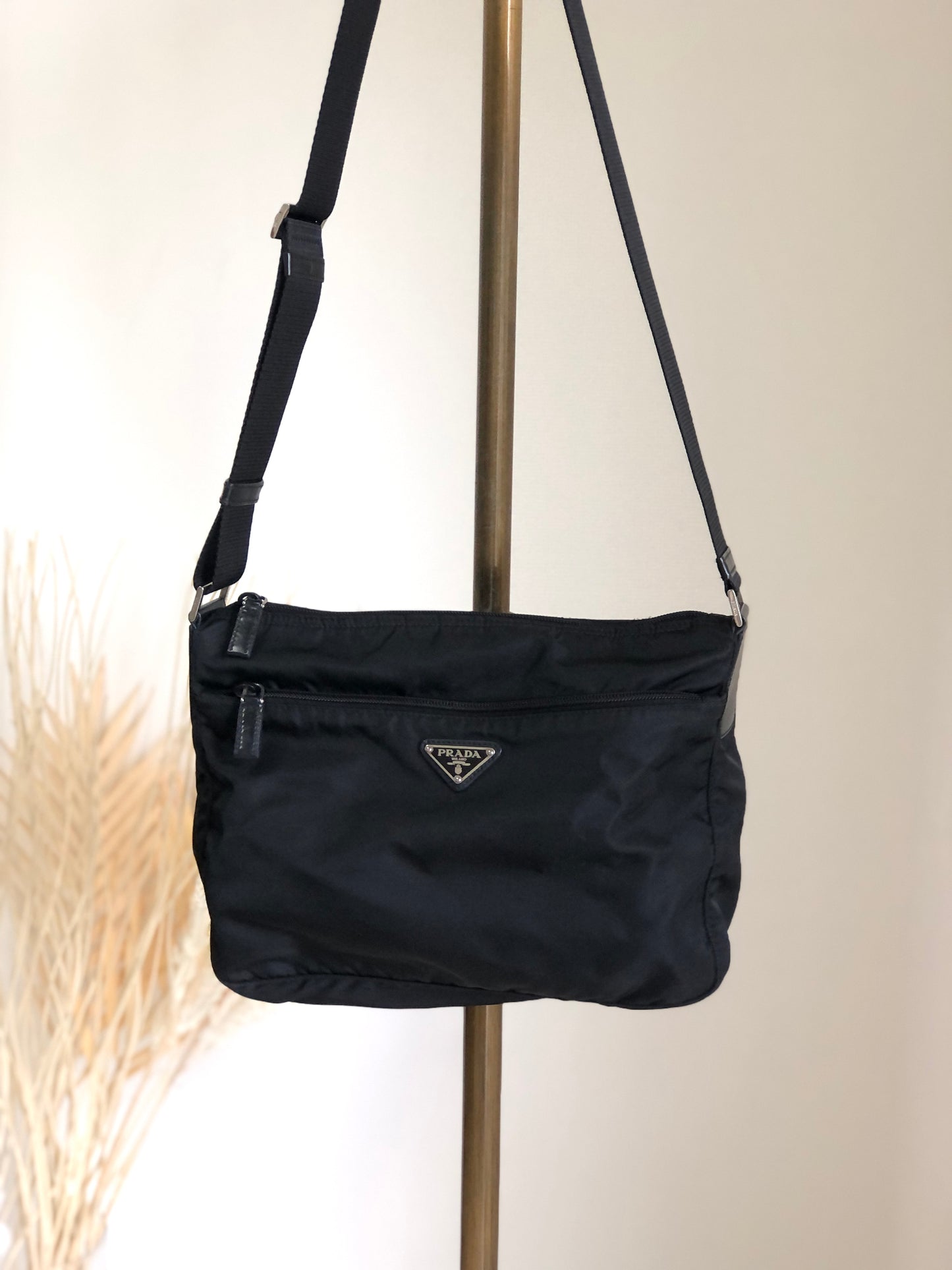 PRADA Triangle Logo Shoulder bag Black Vintage 5gvj2h