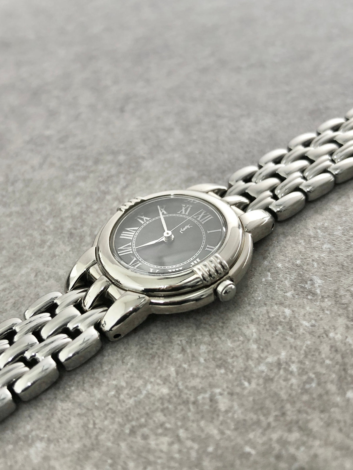 Yves Saint Laurent YSL Logo Quartz Watch Silver Vintage h6kph8