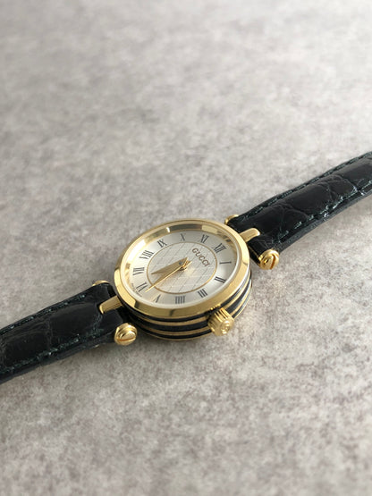 GUCCI Logo Quartz Watch Gold×Black 2040L Vintage 4eerzi
