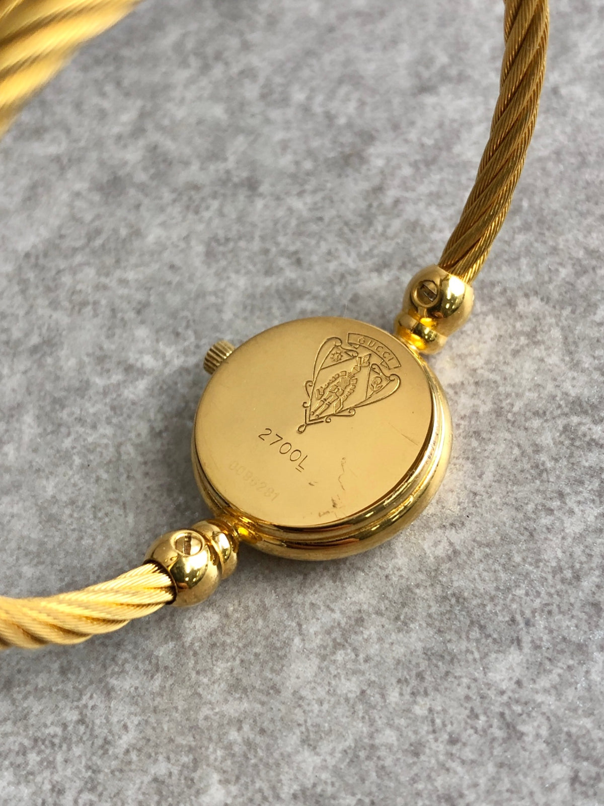 GUCCI Logo Bangle Quartz Watch Gold 2700.2.L Vintage zxiigr