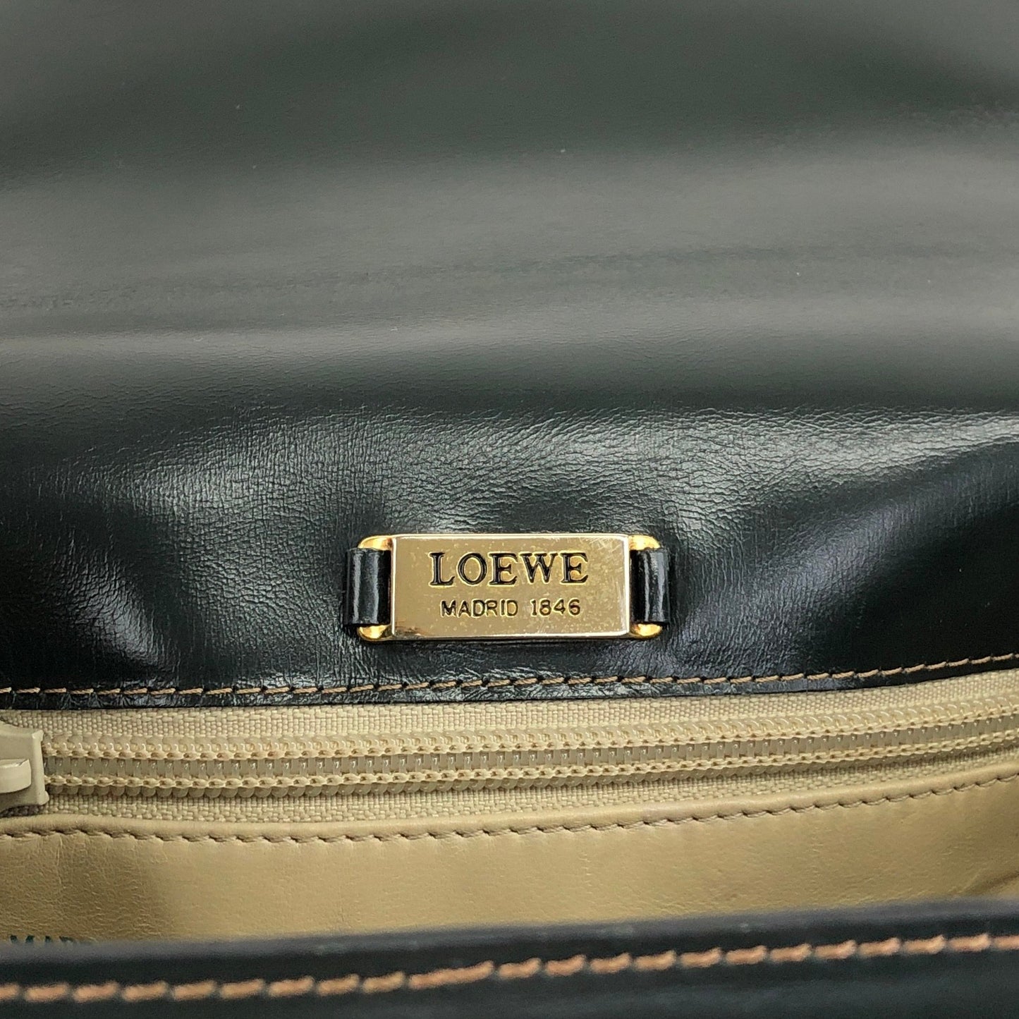 LOEWE Logo Embossed Shoulder bag Dark Green Vintage 583xh5