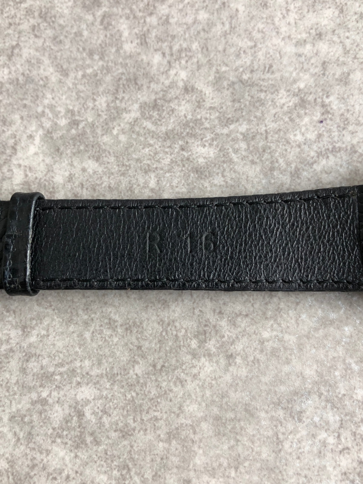 GUCCI Logo Quartz Watch Black Vintage b2b3v5
