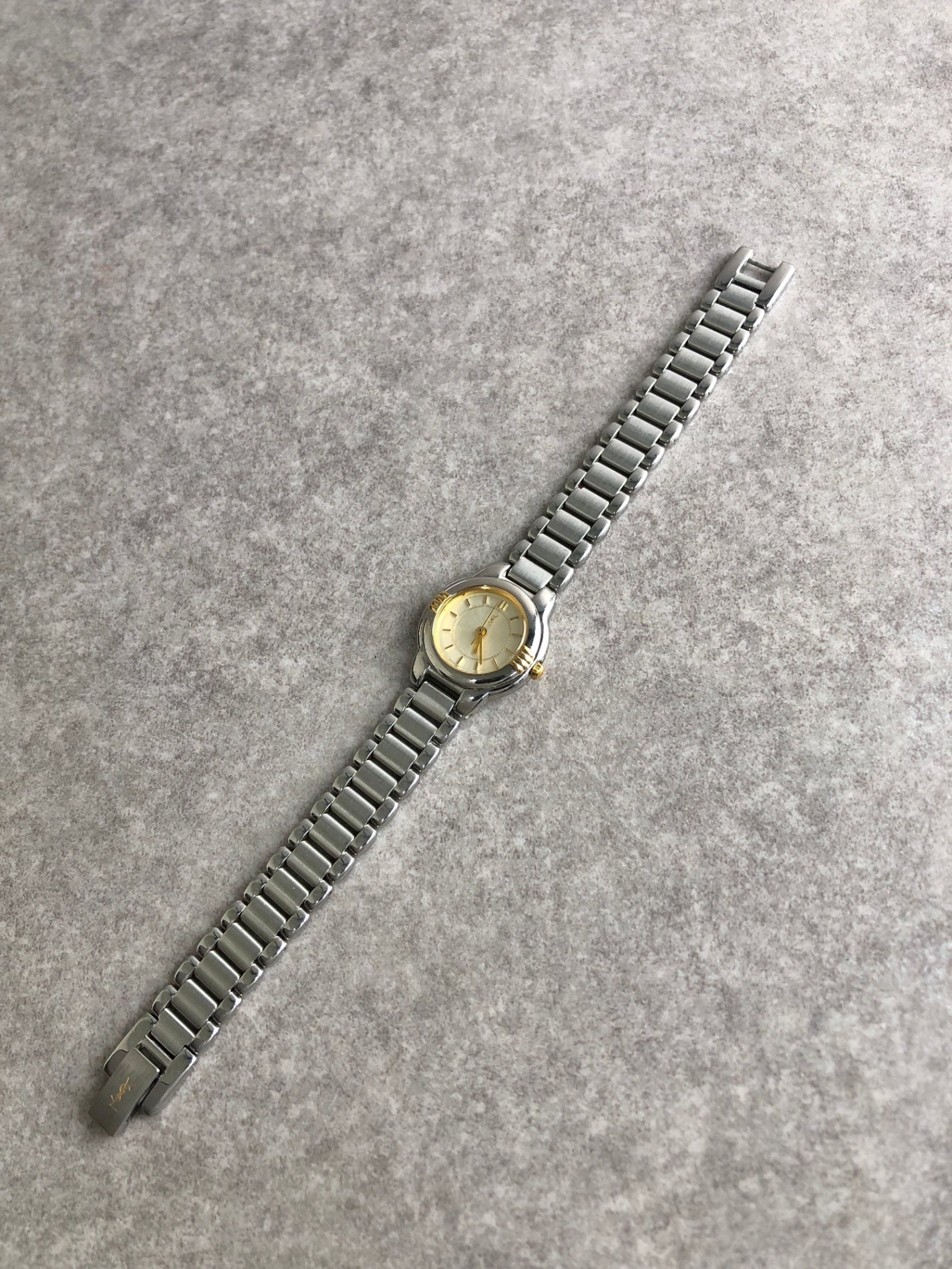 Yves Saint Laurent YSL Logo Quartz Watch Silver 5930-F91474 TA Vintage 2xuc88