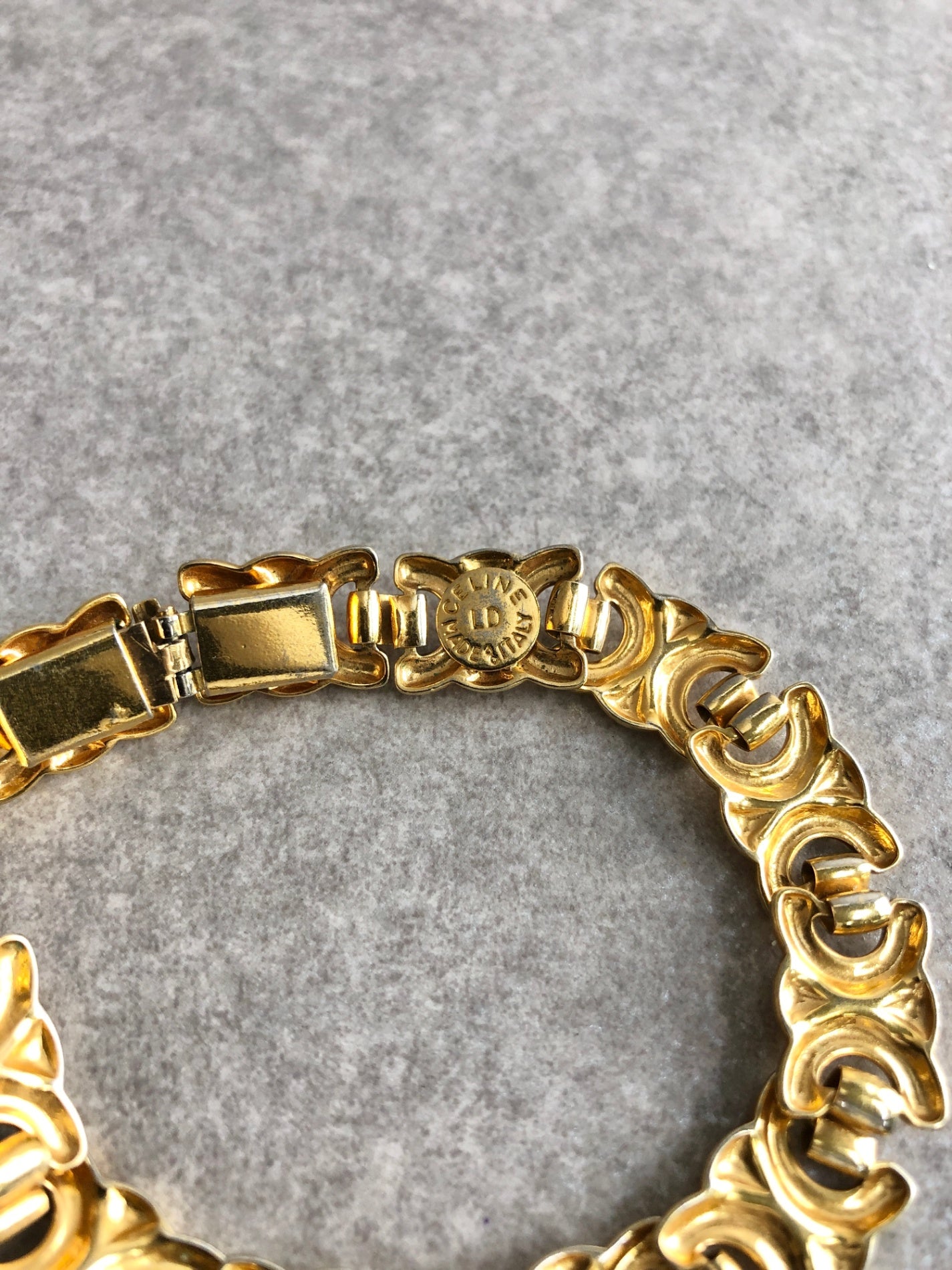 CELINE Blason Bracelet Gold Vintage y86prt