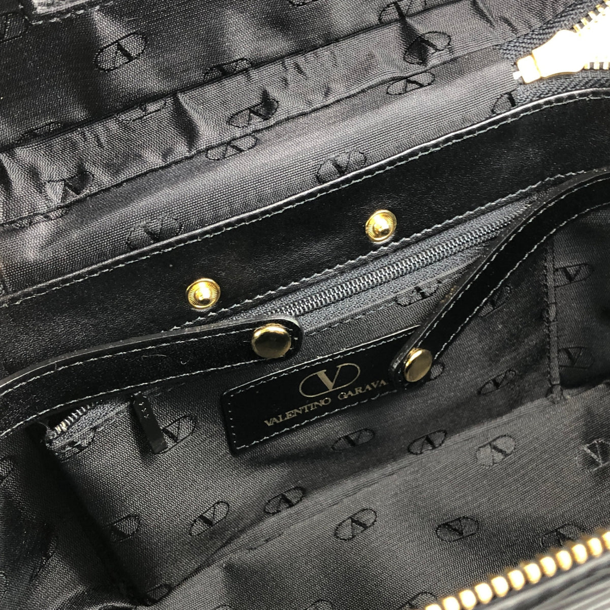 VALENTINO GARAVANI Logo Charm Two-way Handbag Shoulder bag Black Vintage b2wgf5