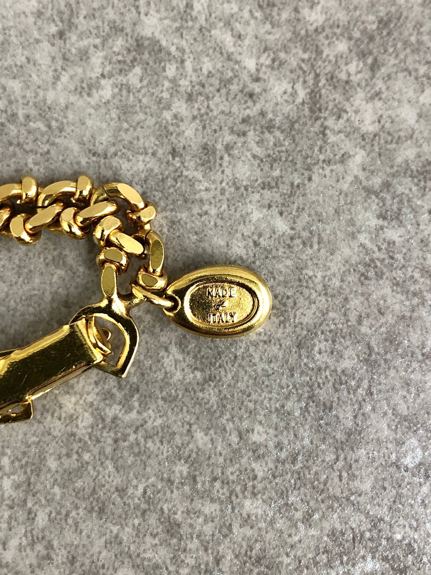 CELINE Blason Bracelet Gold Vintage j6ymne