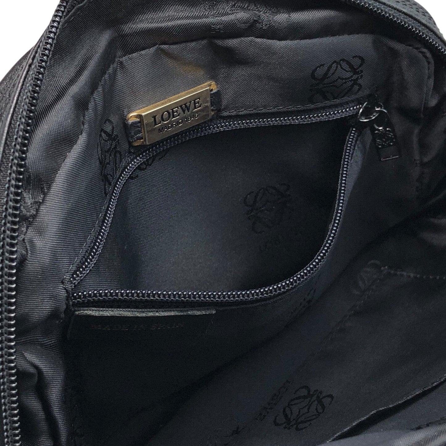 LOEWE Anagram Chain Handbag Shoulder bag Black Vintage nkgx4b
