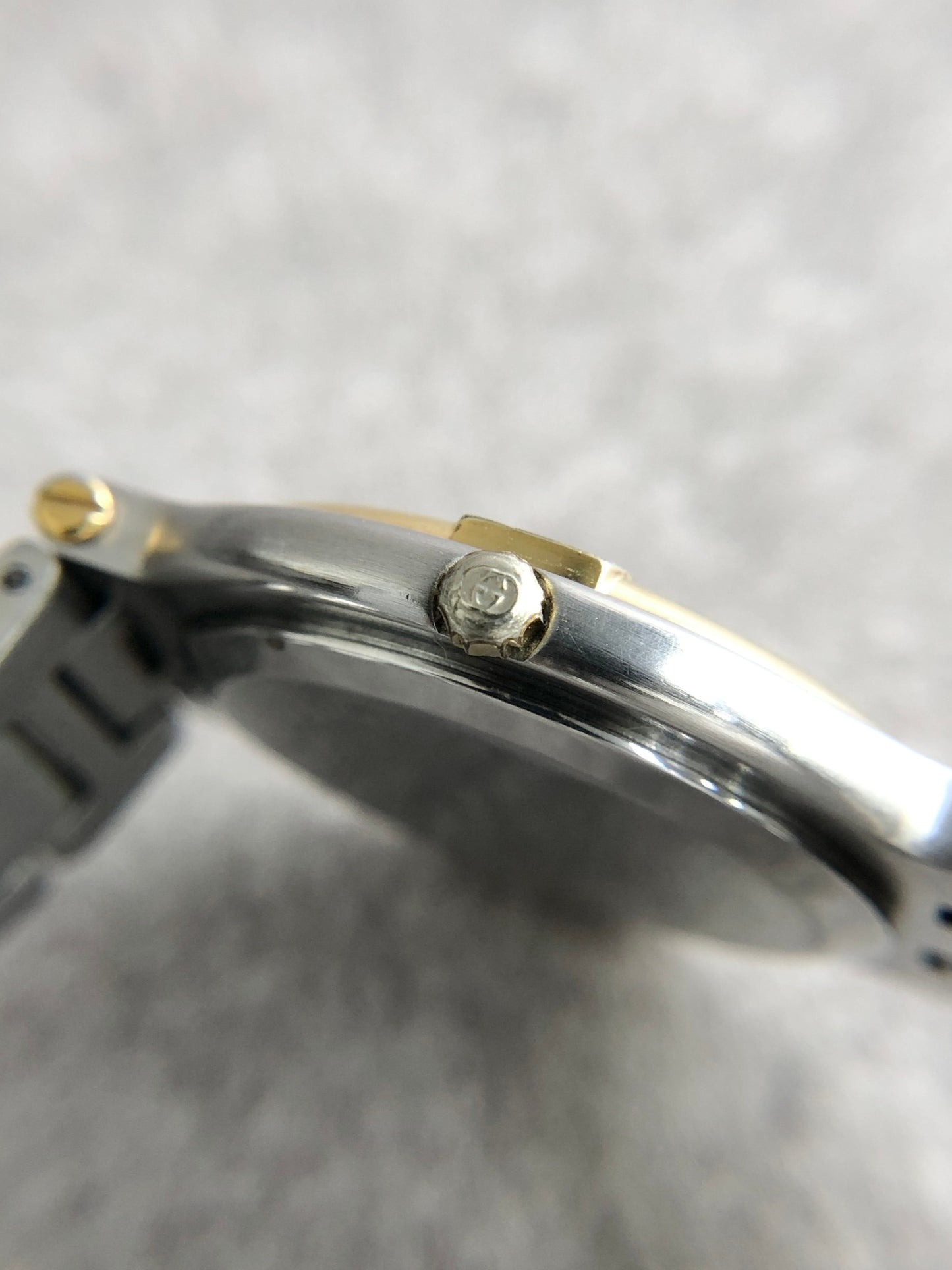 GUCCI Logo Quartz Watch Silver×Gold 9000G Vintage gmtubj