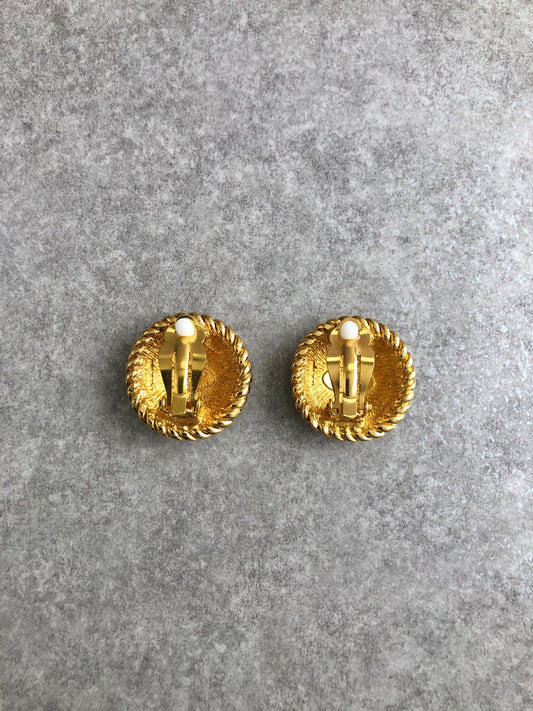 CHANEL Coco Mark Earrings Gold Vintage v8dgvx