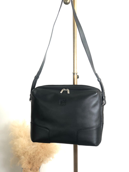 LOEWE Anagram Shoulder bag Black Vintage irfme7
