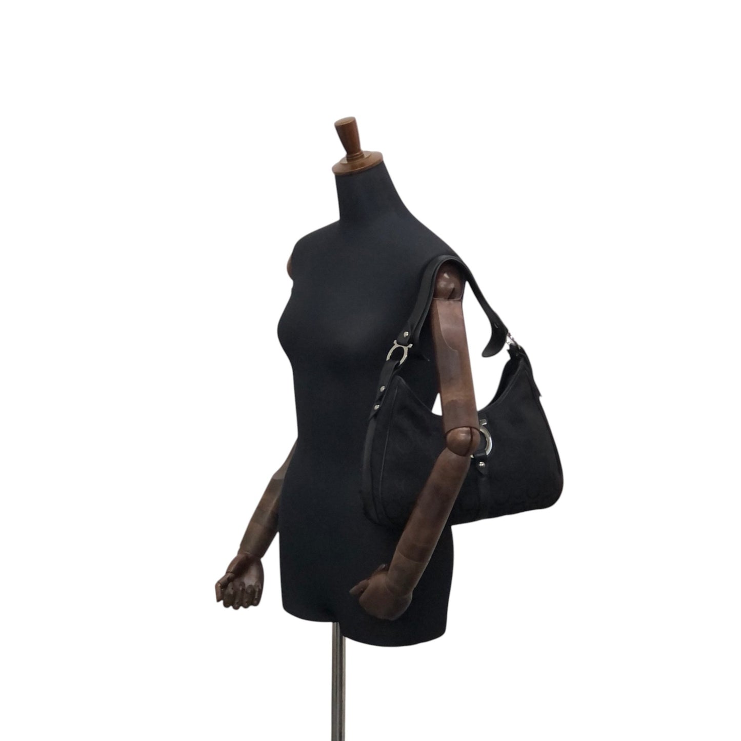 Salvatore Ferragamo Gancini Shoulder bag Black Vintage fxsbuf