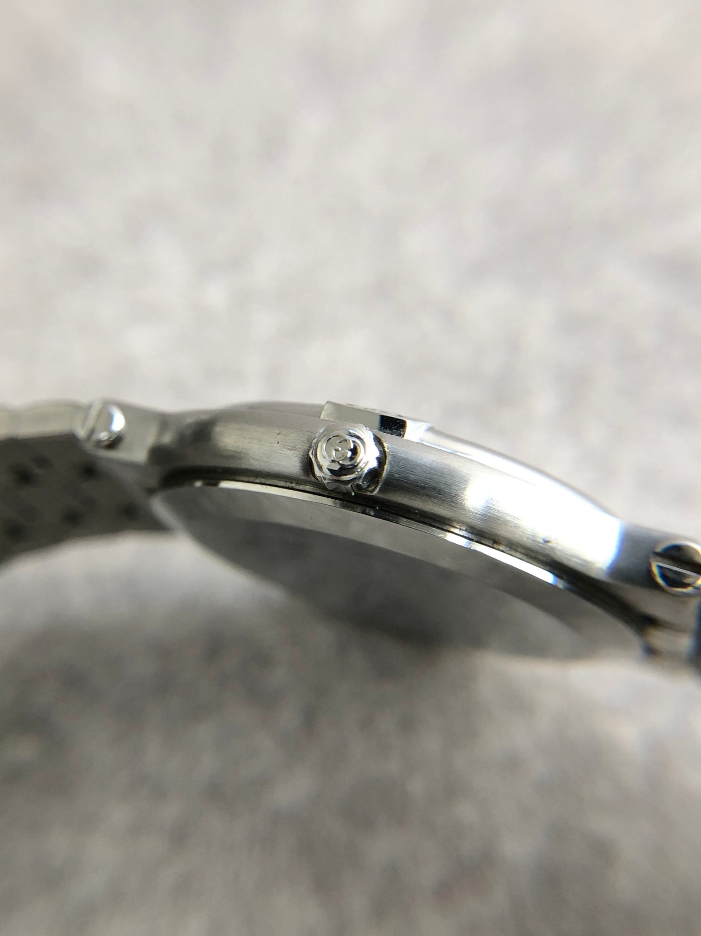 GUCCI Logo Quartz Watch Silver 9100M Vintage yxt2b6