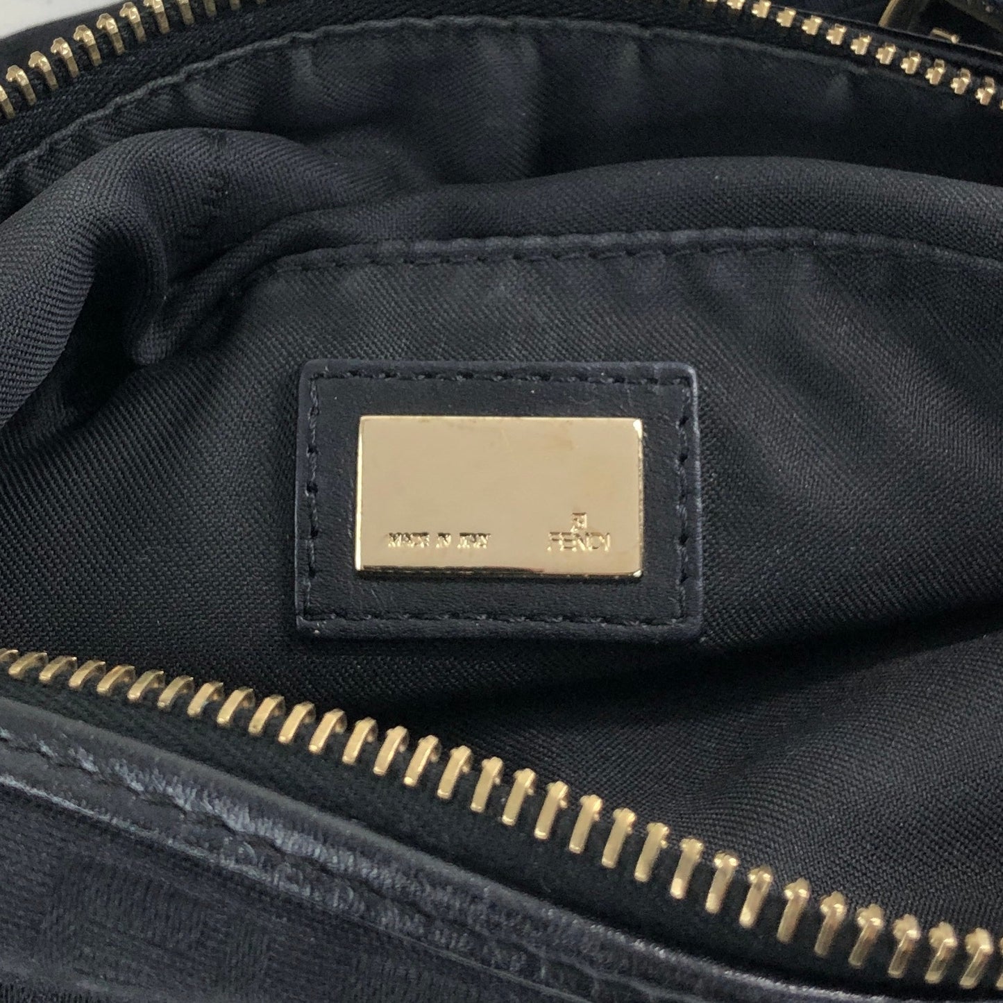 FENDI Zucca Logo Charm Shoulder bag Black Vintage j5ktnr