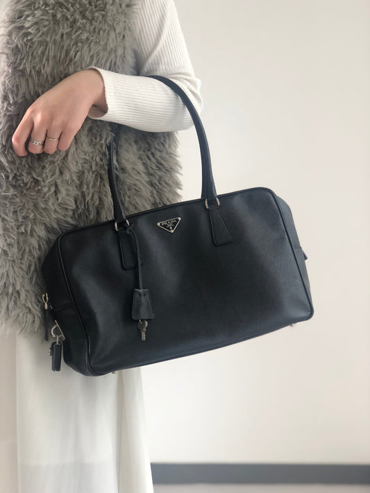 PRADA Saffiano Leather Handbag Black Vintage sxb4g6