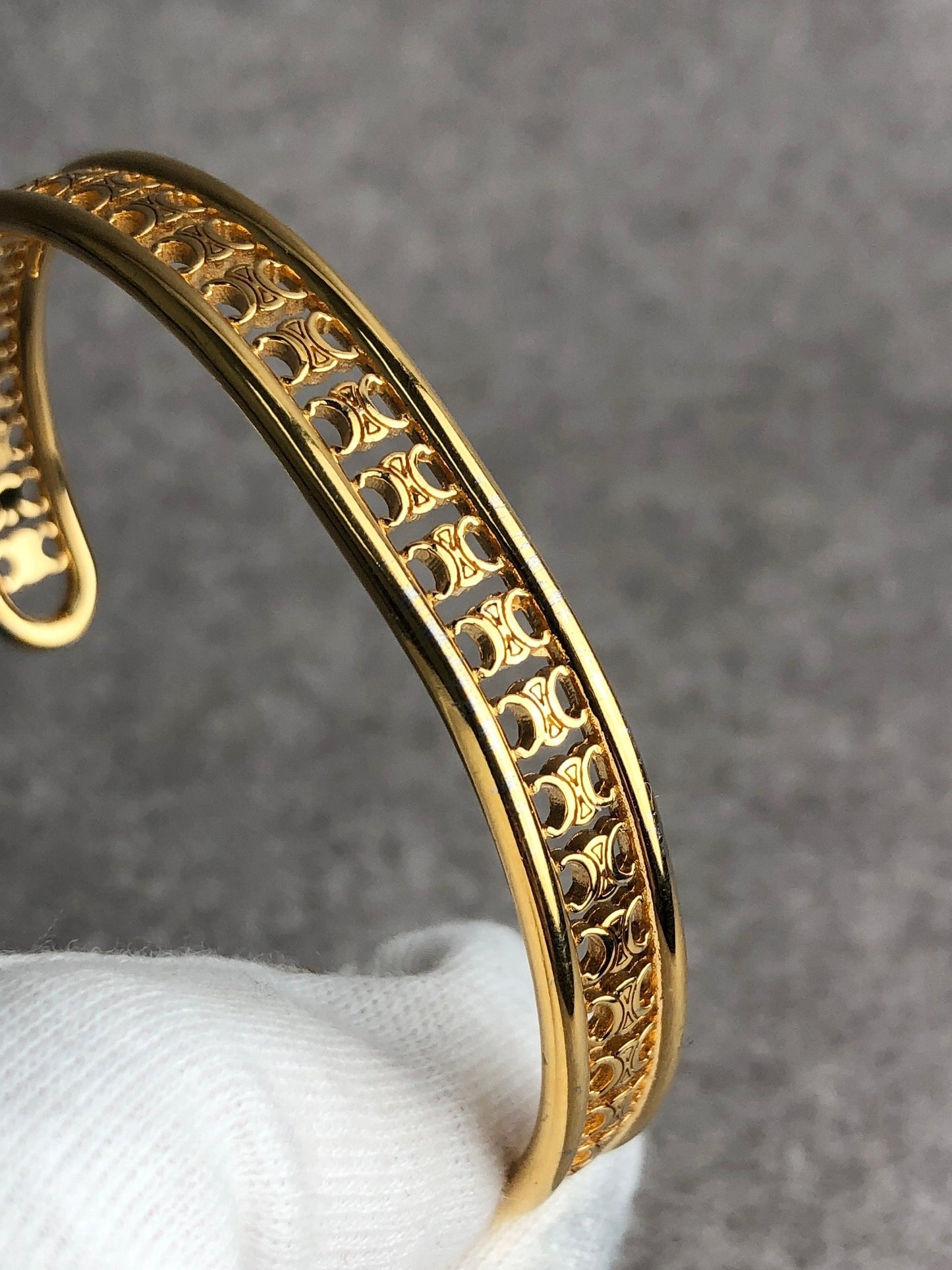 CELINE Triomphe Bangle Gold Vintag enve7wp