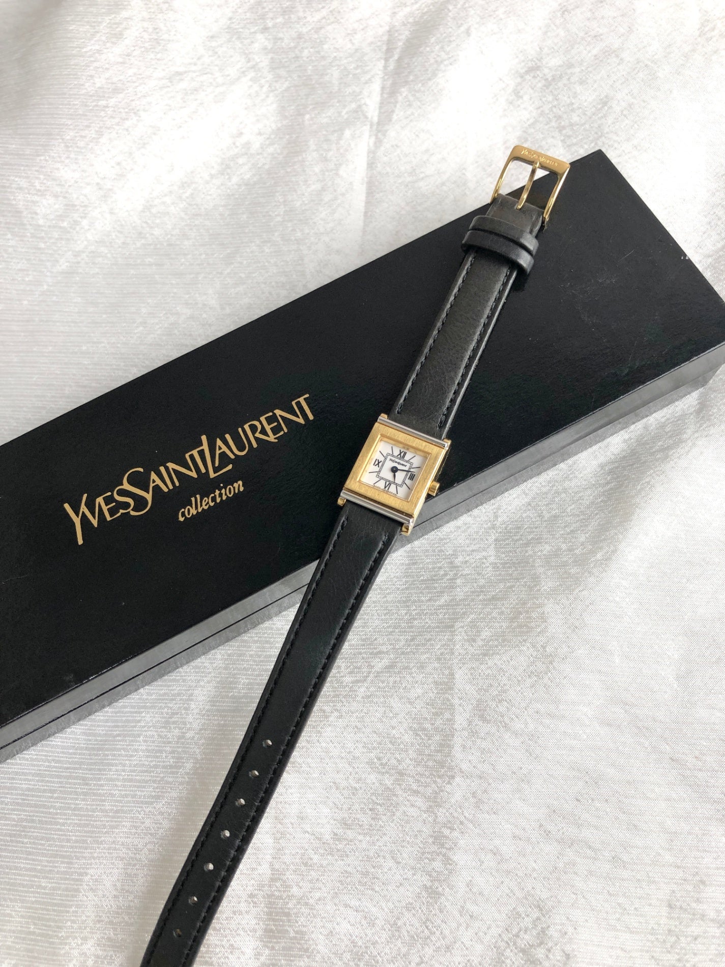 Yves Saint Laurent Quartz Watch Gold Vintage 5420-H47599 55i8eh