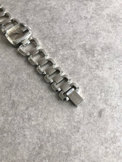 GUCCI Logo Quartz Watch Silver 125.5 Vintage aedihi