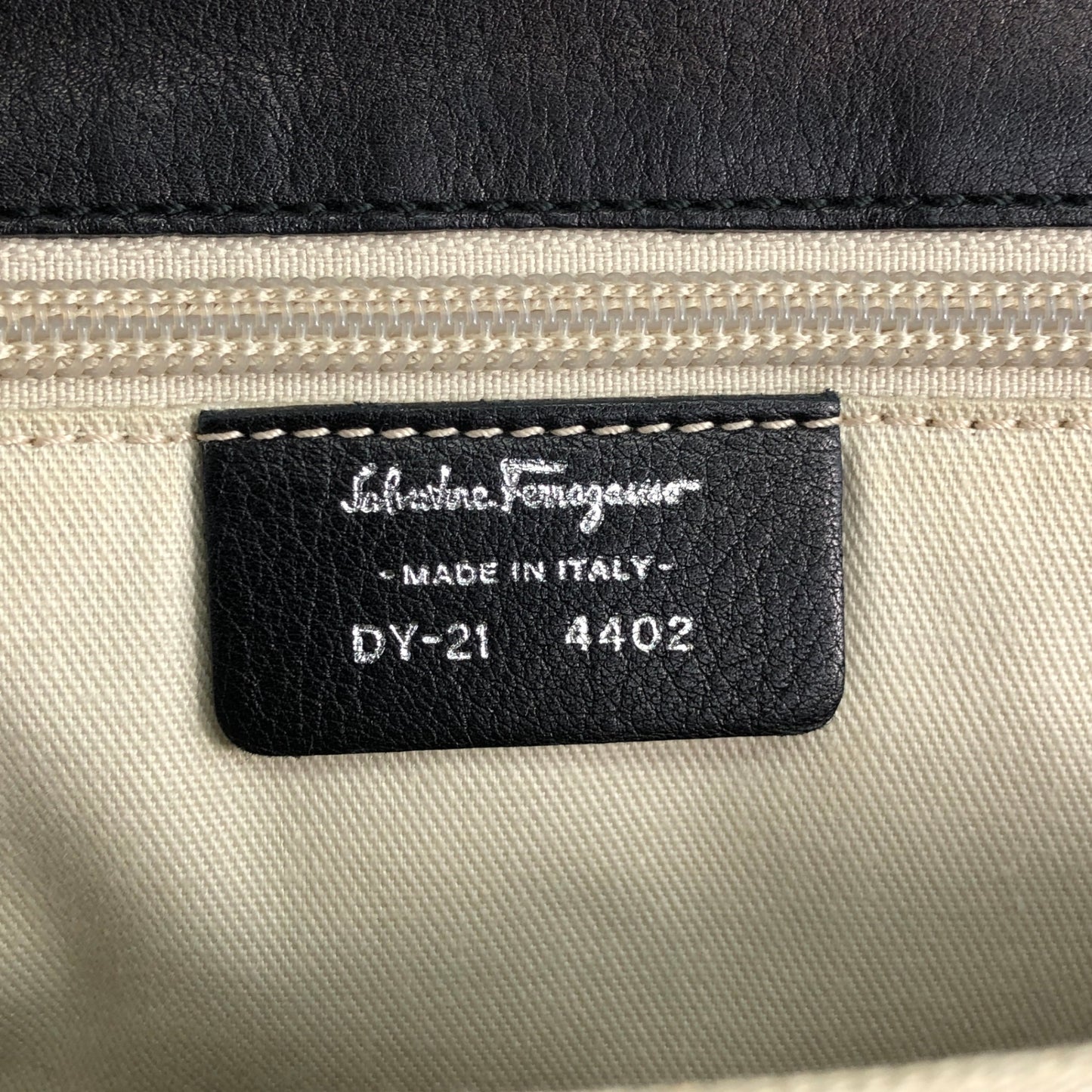 Salvatore Ferragamo Gancini Handbag Black Vintage b236p8