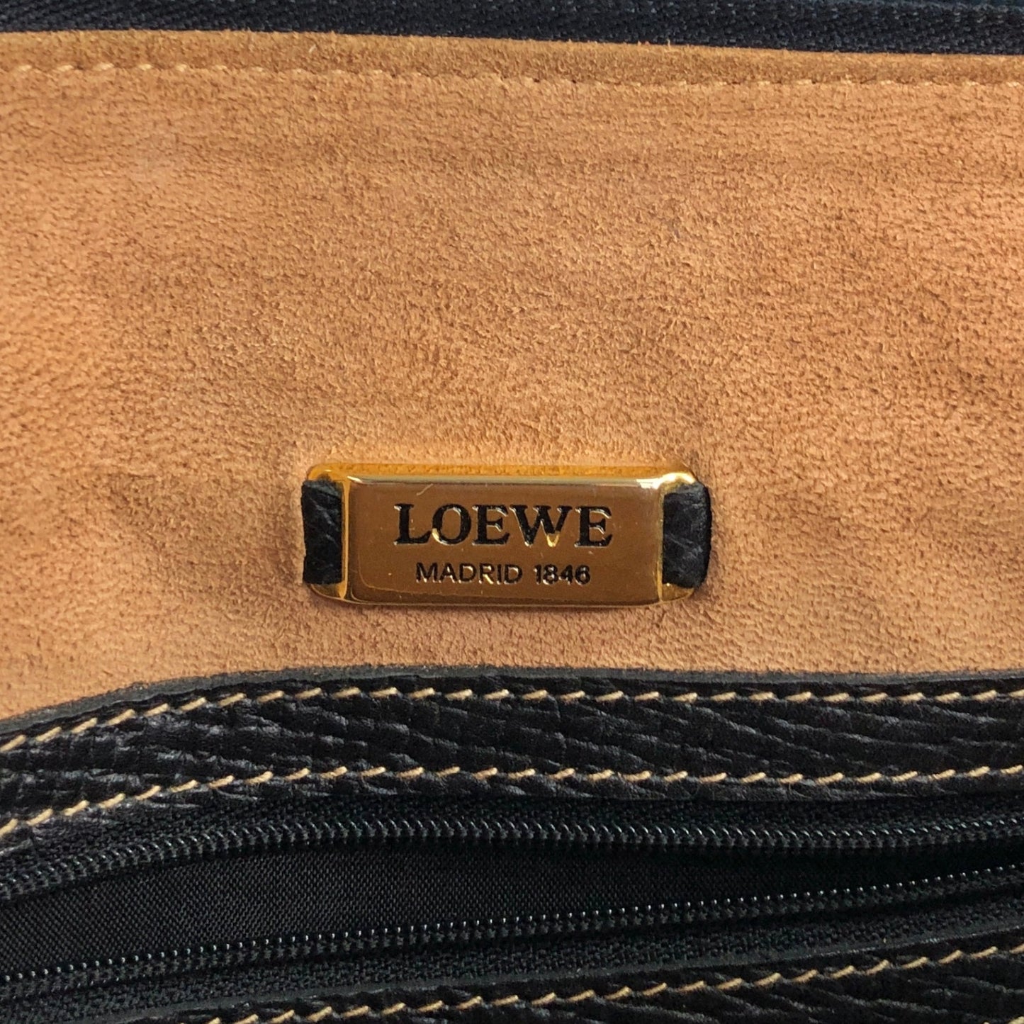 LOEWE Logo Embossed Totebag Black Vintage 5gfxms