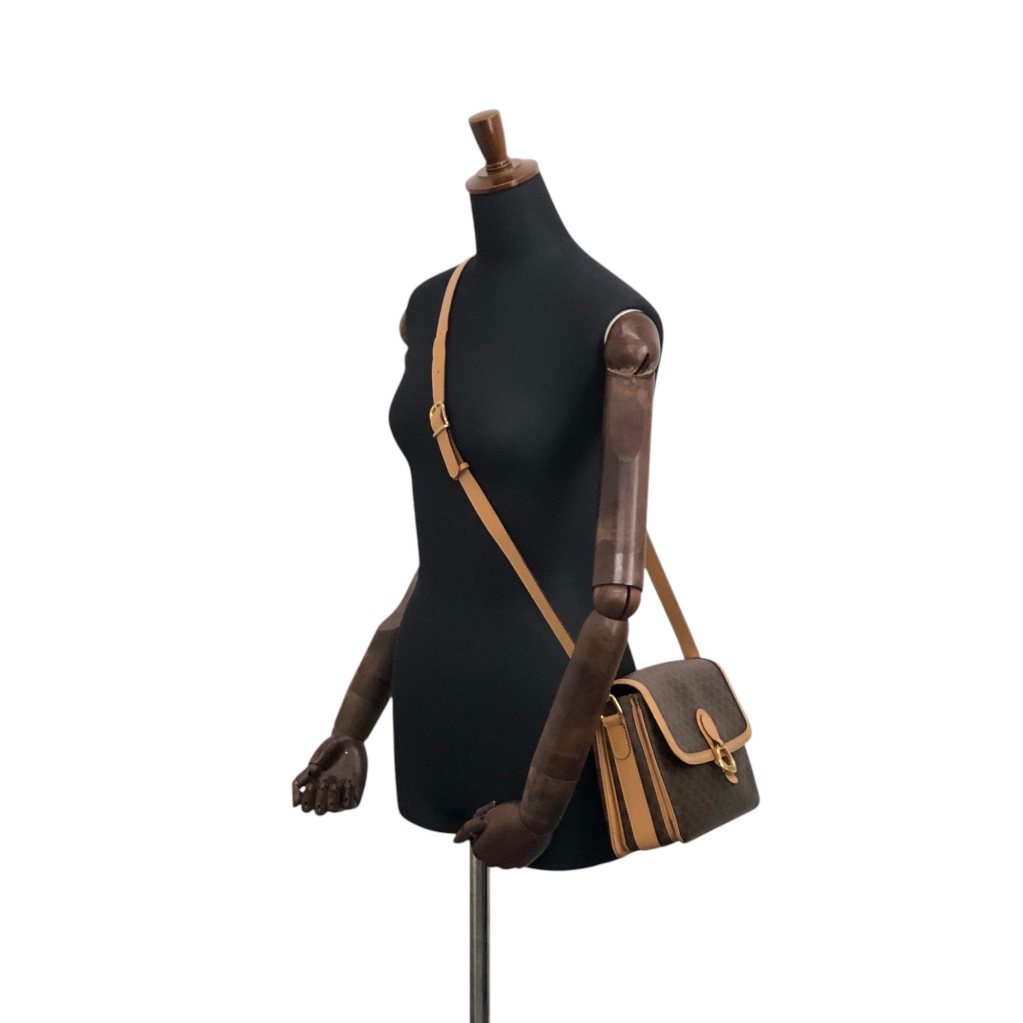 CELINE Macadam Horse Bit Shoulder bag Brown Vintage jdj37k