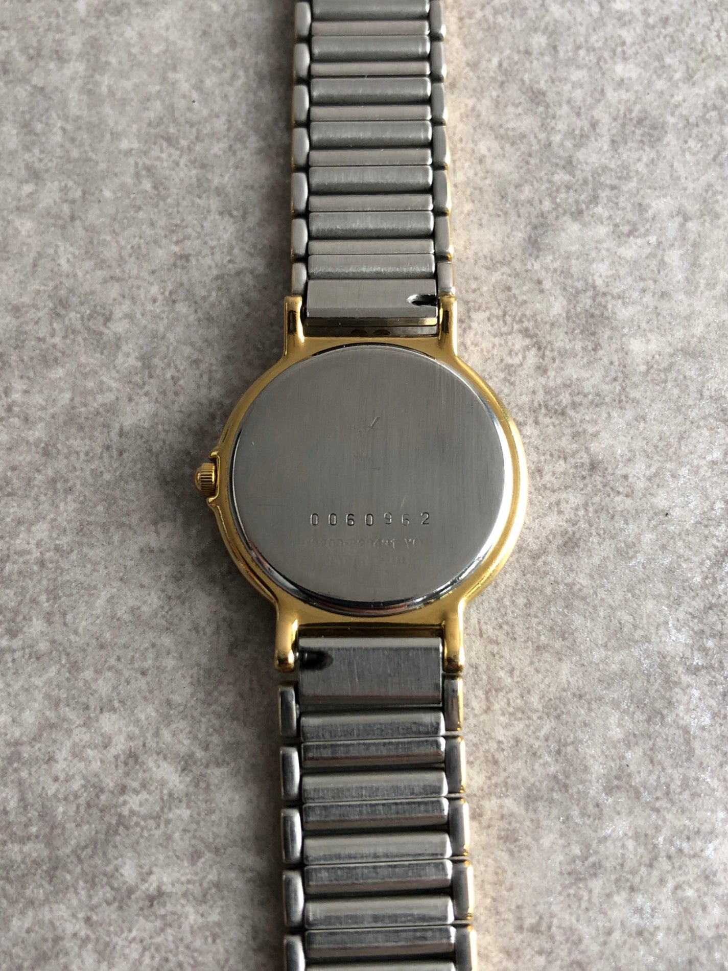 Yves Saint Laurent YSL Logo Quartz Watch Silver 2200-22841 YO Vintage p5bvh6