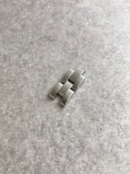 BURBERRY Logo Watch Silver 5421-H11411 Vintage 38ehpt