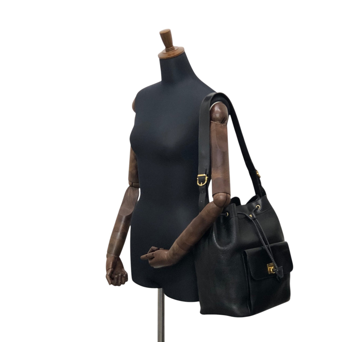 CELINE Gancini Front Pocket Drawstring Shoulder bag Black Vintage 3gt2jh