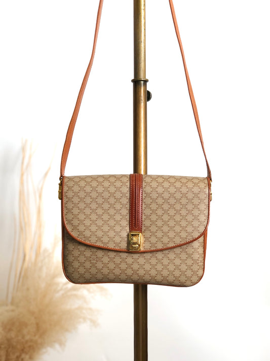 CELINE Macadam Front Buckle Shoulder bag Beige Vintage ezjmir