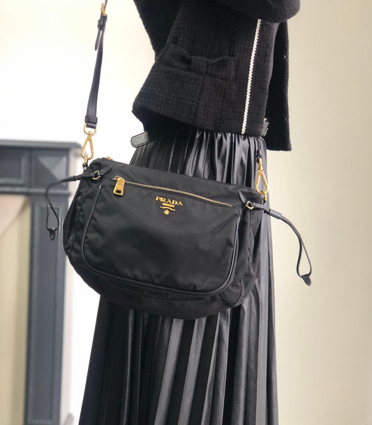 PRADA Logo Shoulder bag Black BT0689 Vintage s35m2a