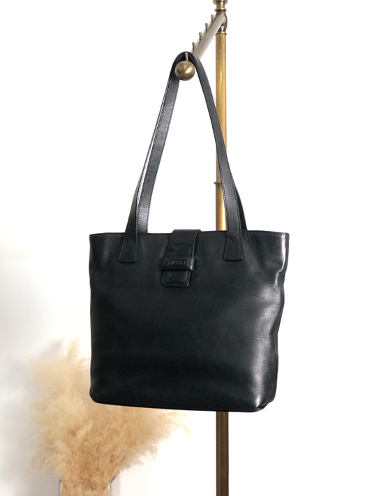 CHANEL Logo Handbag Totebag Black Vintage 6vtcfe