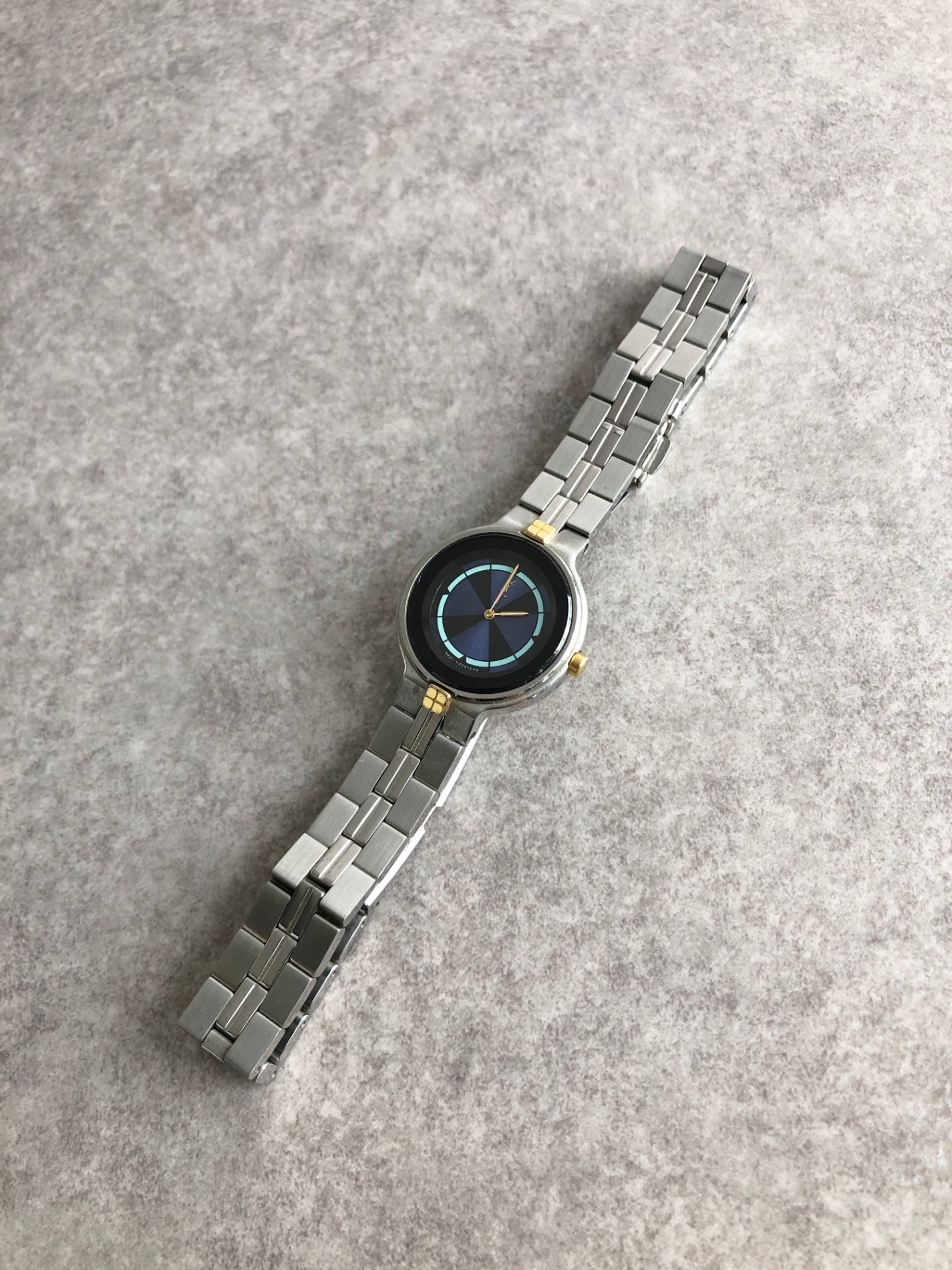Yves Saint Laurent YSL Logo Quartz Watch Silver×Blue 5421-H13855 Vintage csc6hf