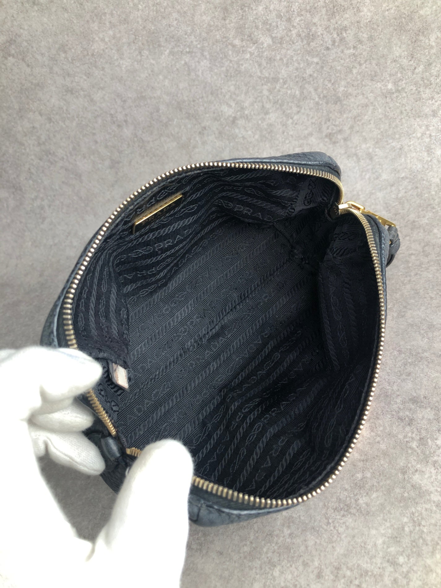 PRADA Logo Small Chain Handbag Navy Vintage vycuvh