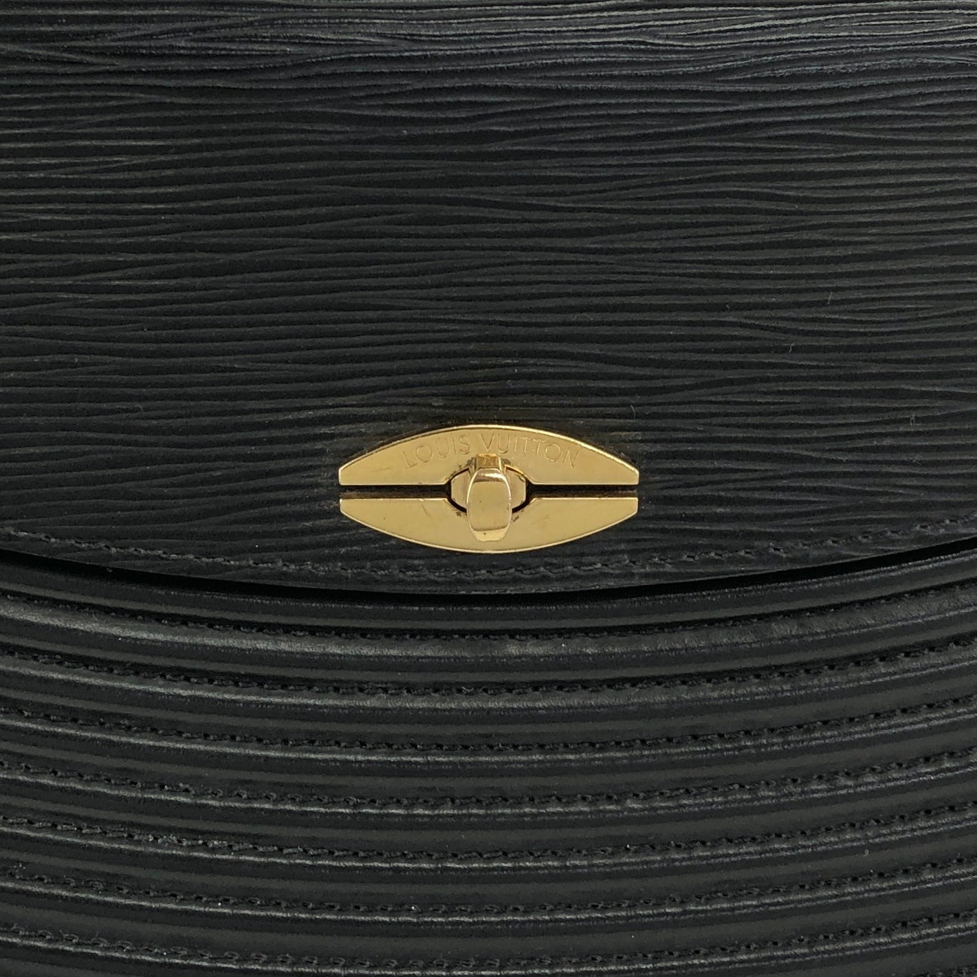 LOUIS VUITTON Epi Turn Lock Shoulder bag Black Vintage 6y7n33