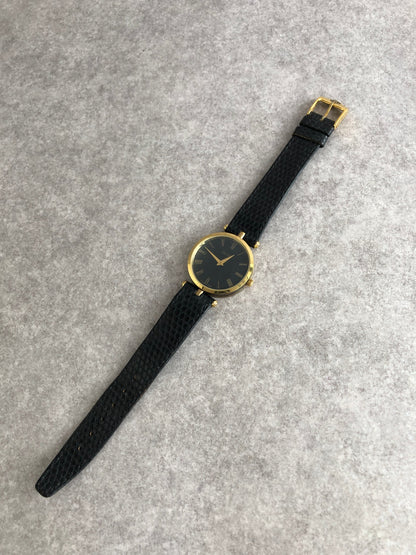 GUCCI Logo Watch Black×Gold Vintage 8bm2vw