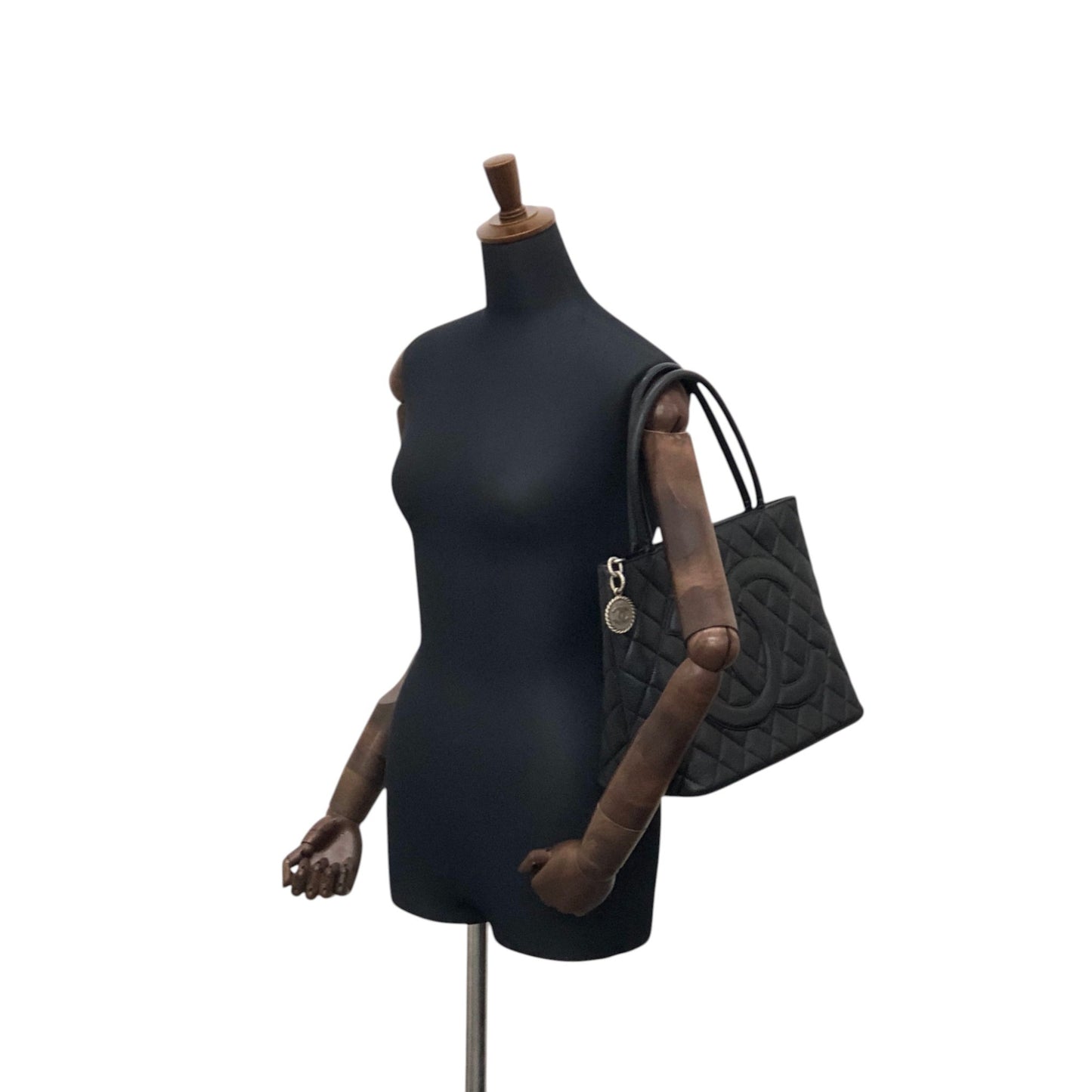 CHANEL Coco Mark Caviar Leather Handbag Black Vintage c6sifv