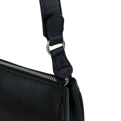 Salvatore Ferragamo Gancini Shoulder bag Black Vintage 52xyvd