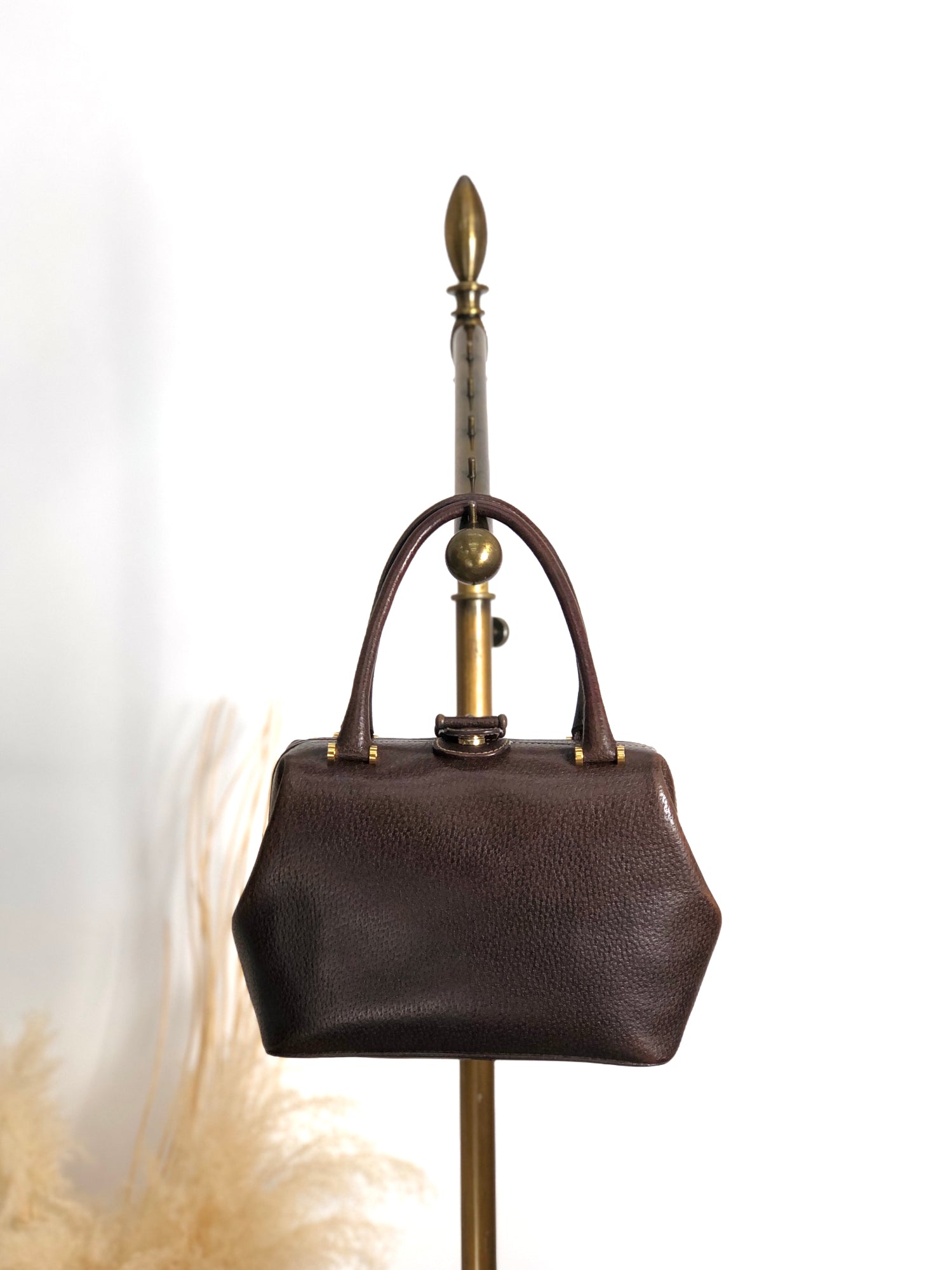 Vintageshop solo - The best shop in Old CELINE and High brand bags