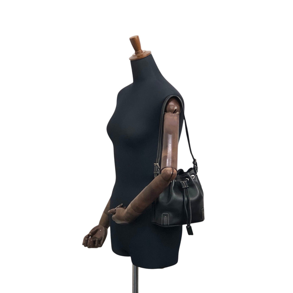 BURBERRY Logo Drawstring Shoulder bag Black Vintage phkwjb