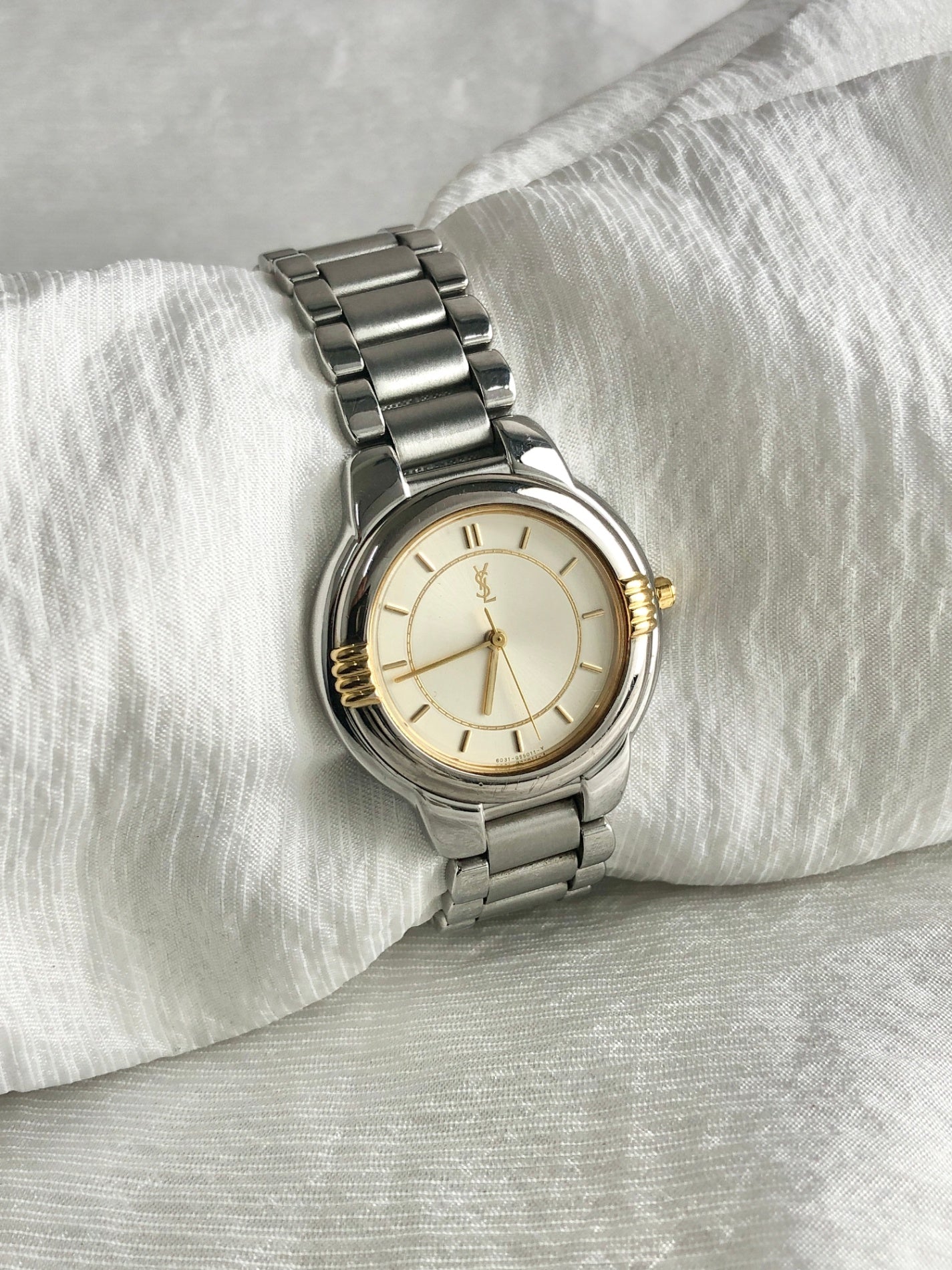 Yves Saint Laurent YSL Logo Watch Silver Vintage c6vtx8