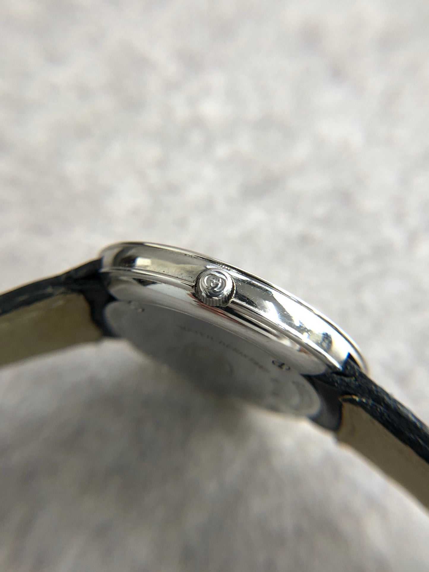 GUCCI Logo Quartz Watch Silver×Black Vintage jfpy7r