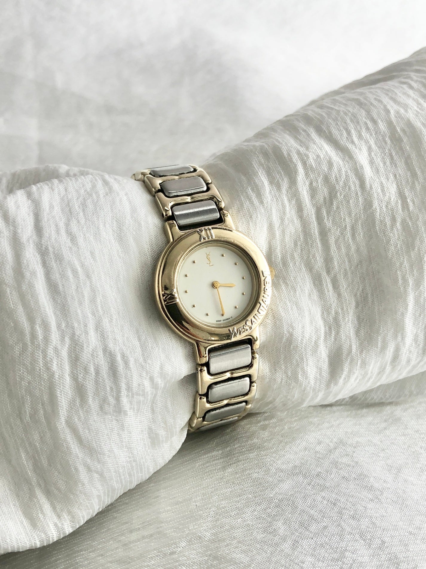 Yves Saint Laurent YSL Logo Watch Gold×Silver Vintage uavgj3