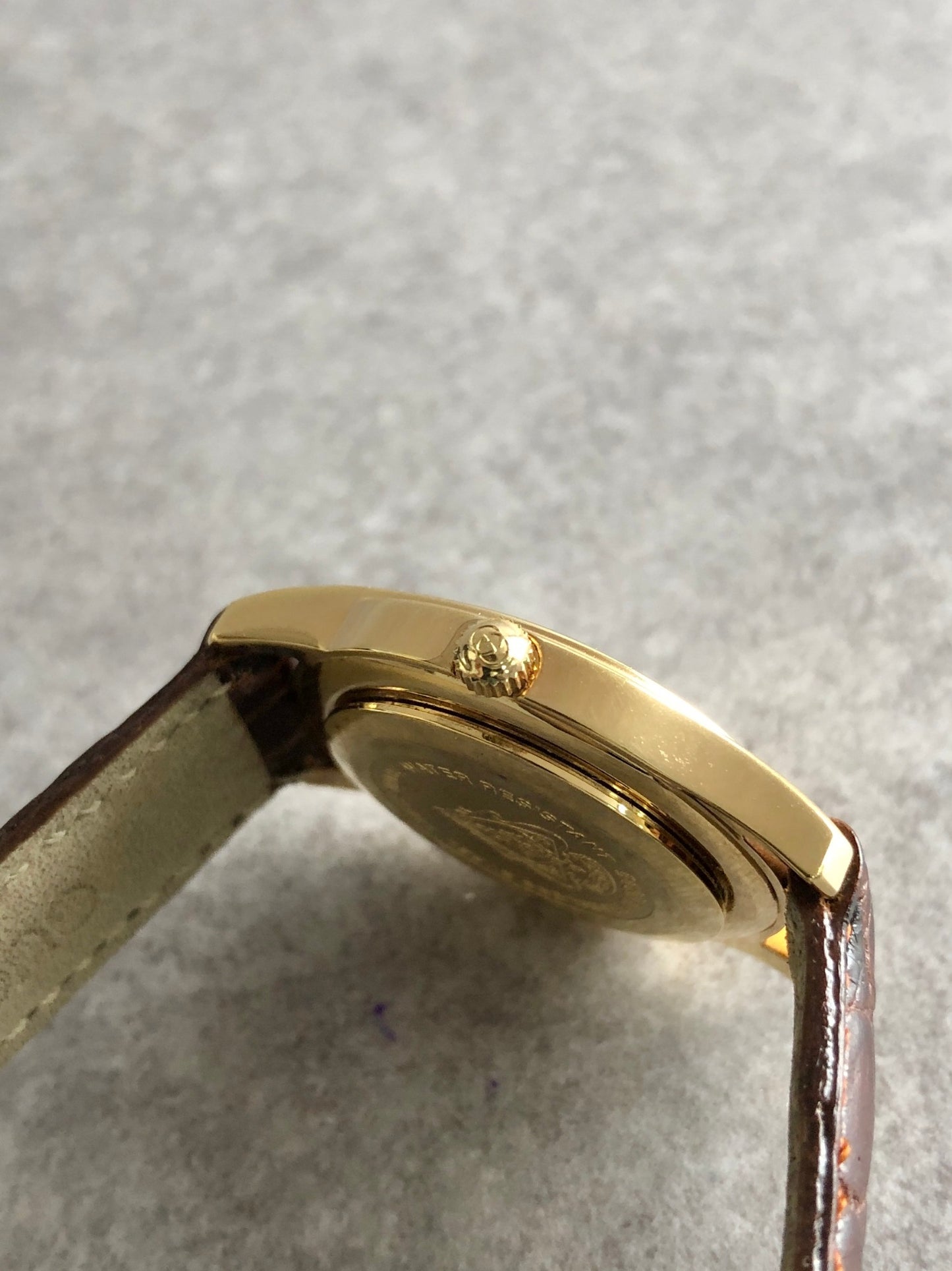 GUCCI Logo Quartz Watch Brown Vintage 42gi68