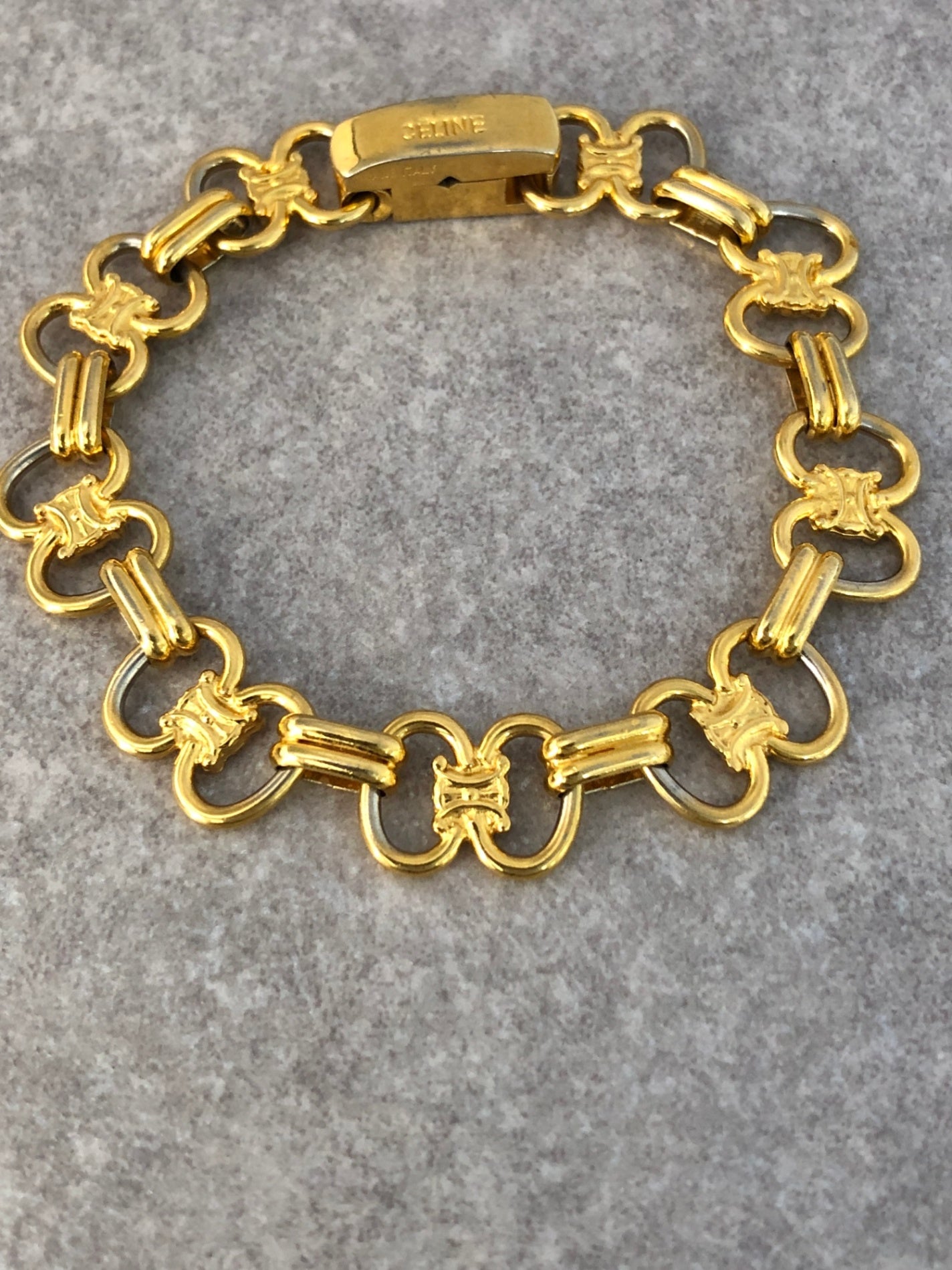 CELINE Triomphe Bracelet Gold Vintage pizz4a – VintageShop solo