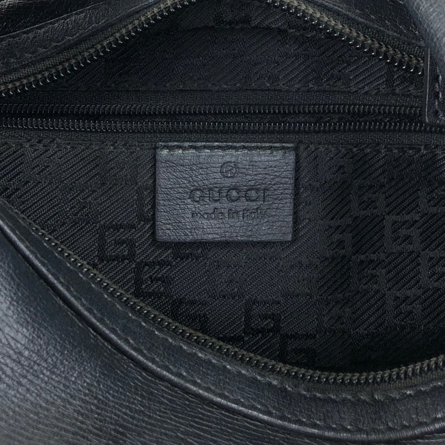 GUCCI Logo Shoulder bag Black Vintage mahiw3