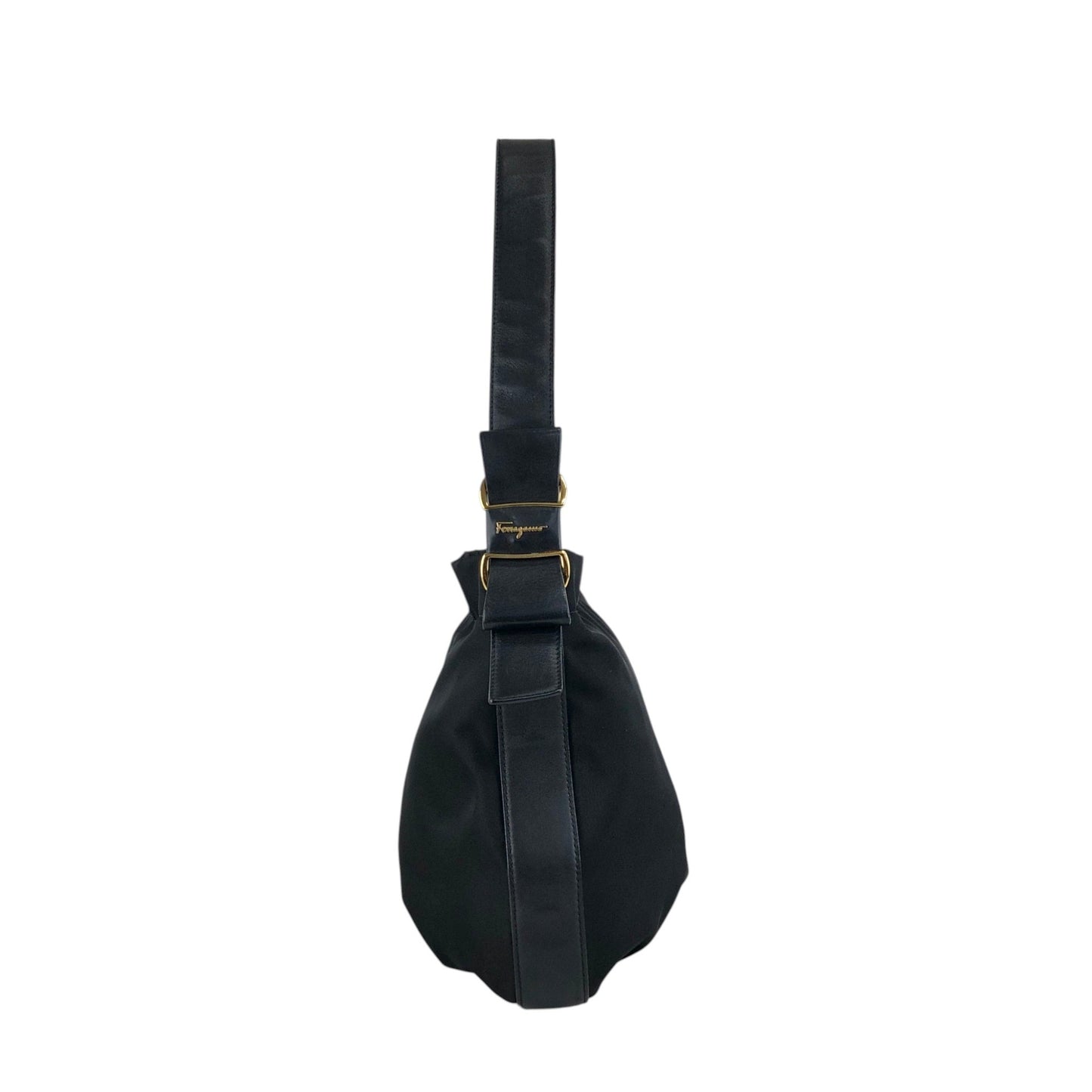 Salvatore Ferragamo Ribbon Shoulder bag Black Vintage n4v8km