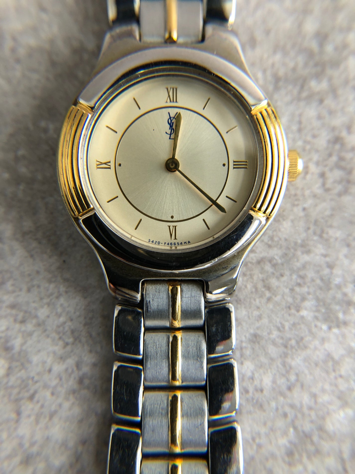 Yves Saint Laurent YSL Logo Quartz Watch Silver 5420-F44557 Vintage gp374e