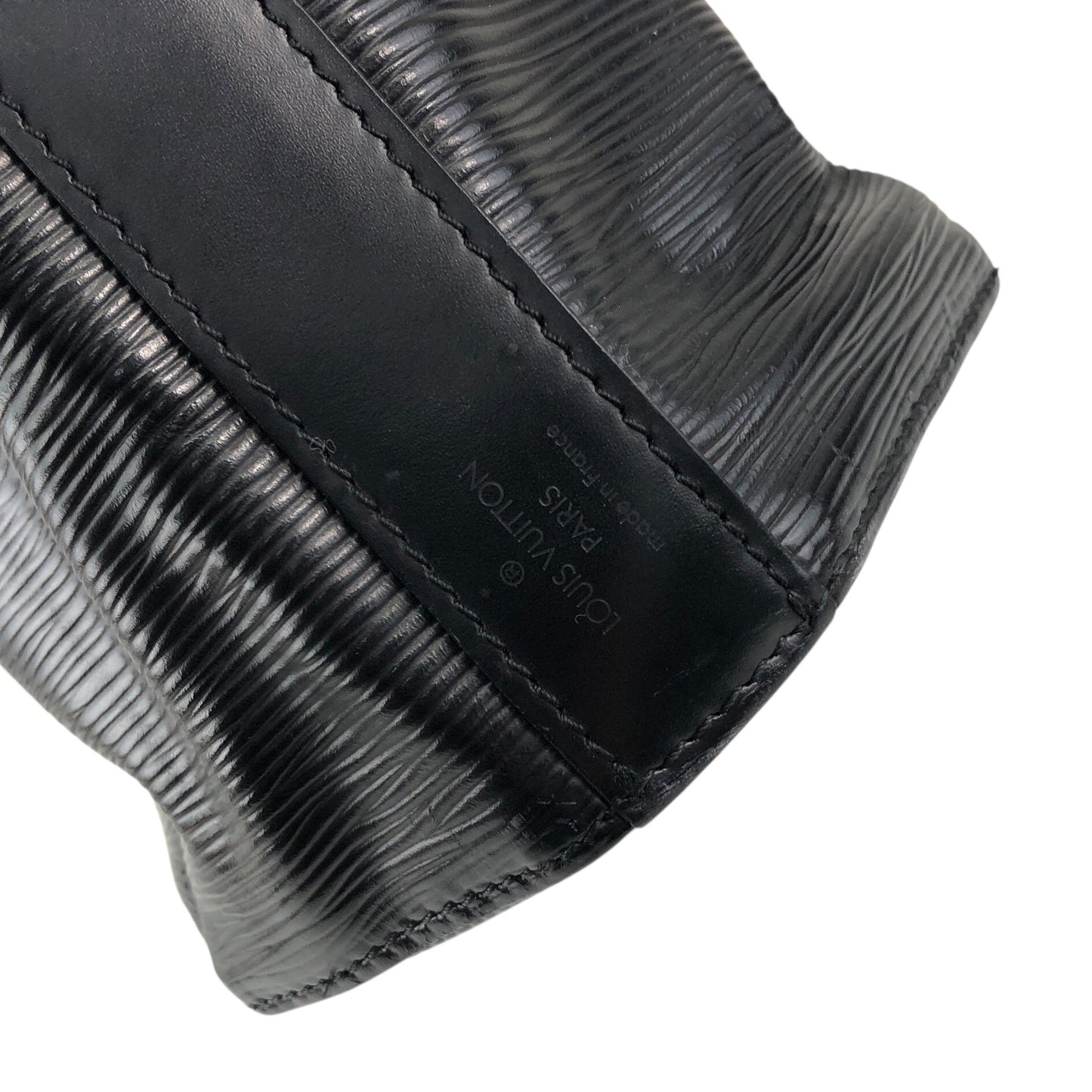 LOUIS VUITTON Epi Drawstring Shoulder bag Black Vintage v8epcv