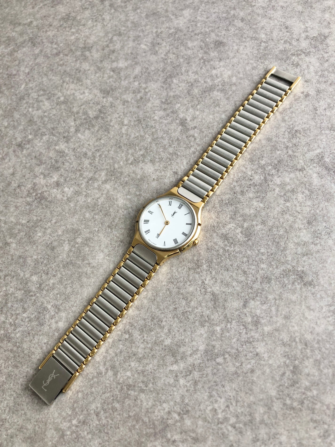 Yves Saint Laurent YSL Logo Quartz Watch 5920-H15441 Vintage 64v38n
