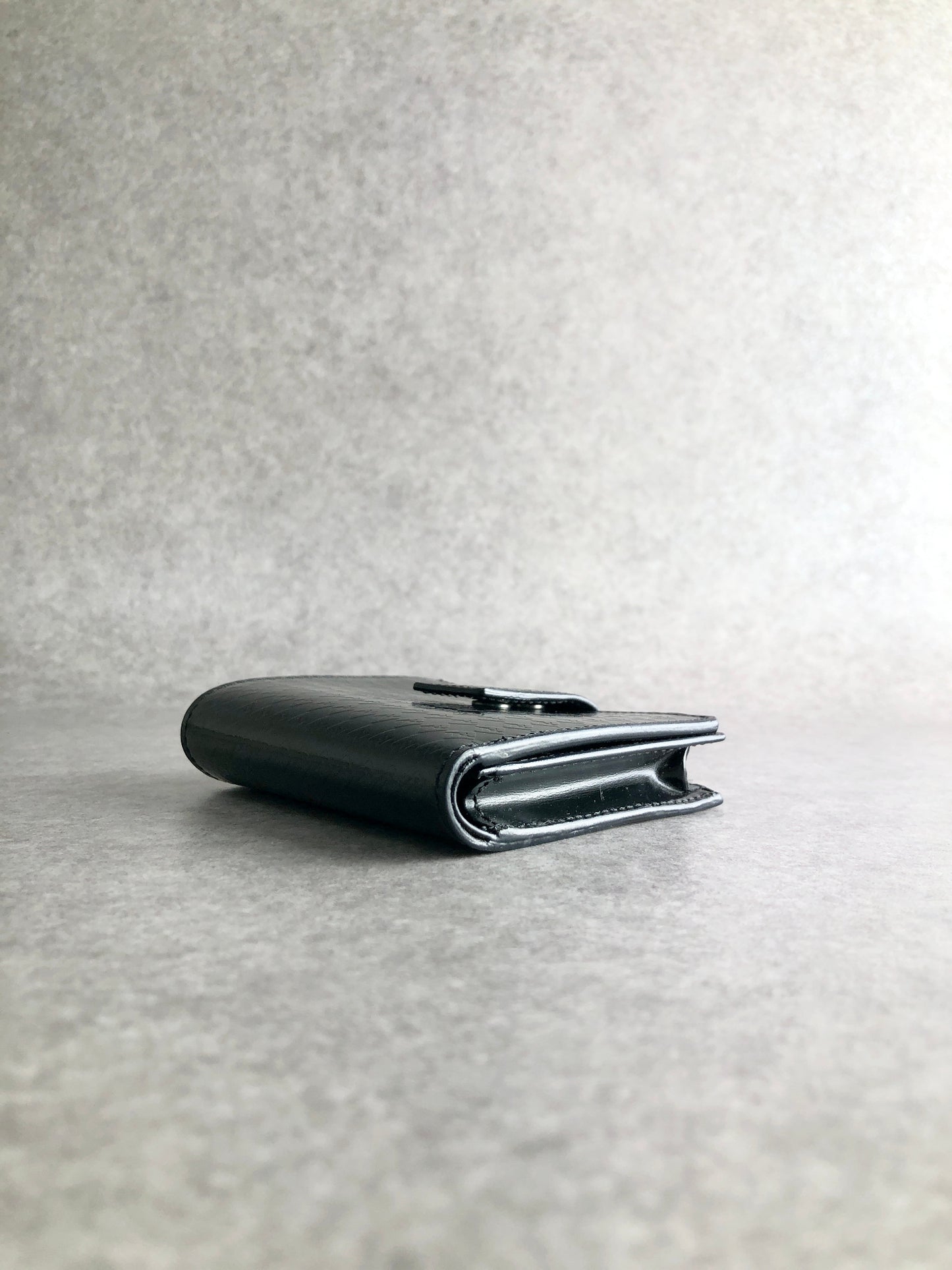 FENDI 折疊卡包 黑色 復古 ux3jin